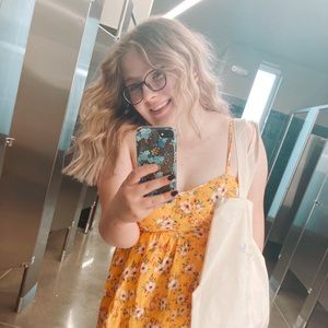 Meet your Posher, Katelyn